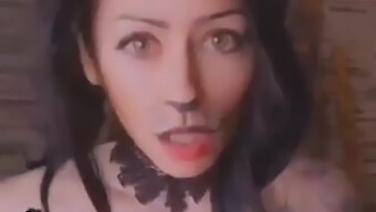 Ibu Rumah Tangga Bertato Dalam Video Buatan Sendiri Bertema Halloween